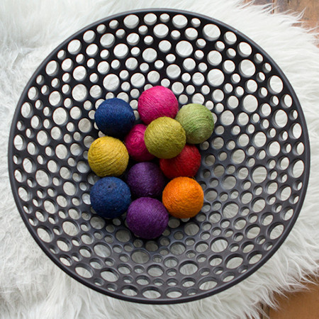LowLaceyBowlMatteBlackwithYarn_1024x1024