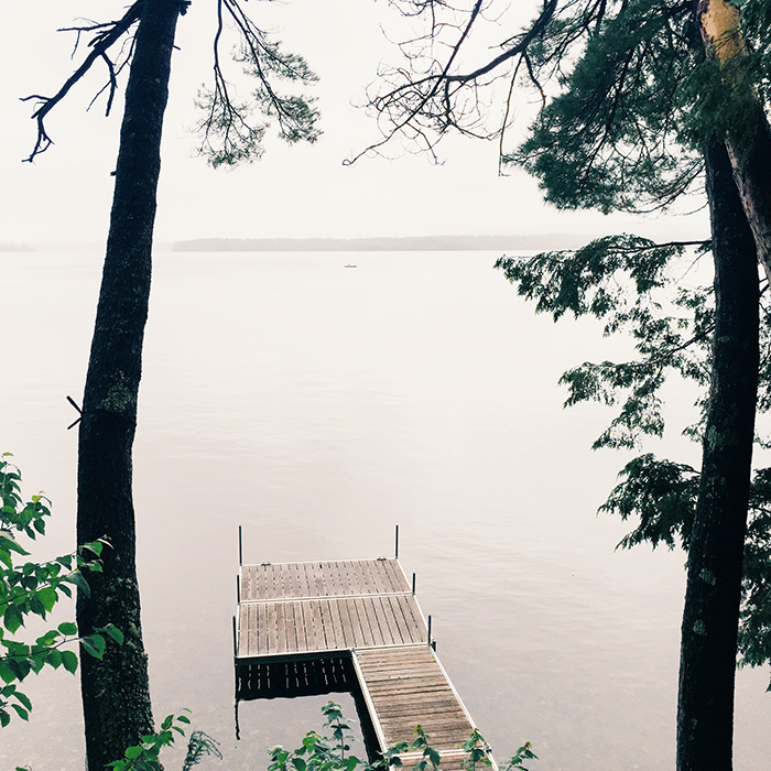Misty_morning_great_pond_belgrade_lakes_Maine